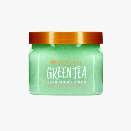 مقشر الجسم من تري هت بالشاي الأخضر يحتوي على مزيج فعّال من زبدة الشيا والسكر الطبيعي  Tree Hut Green Tea Shea Sugar Scrub