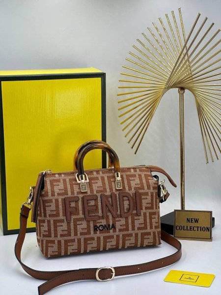 حقيبة يد وكتف  FENDI  By The Way Mini - عسلي