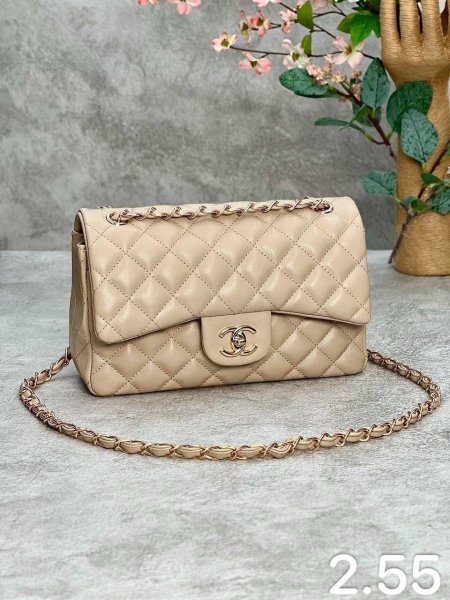 حقيبة شانيل  كلاسيكية كبيرة CHANEL  - لون بيج