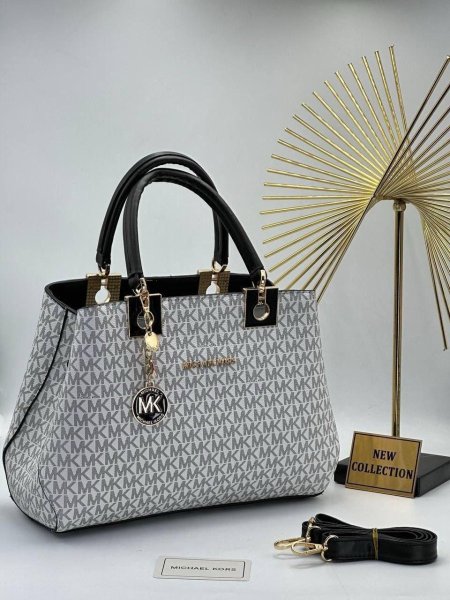 حقيبة نسائية كروس من MICHEAL KORS - 3 <br> <span class='text-color-warm'>سيتوفر قريباً</span>