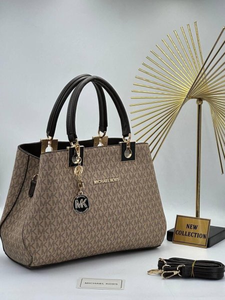 حقيبة نسائية كروس من MICHEAL KORS - 6 <br> <span class='text-color-warm'>سيتوفر قريباً</span>